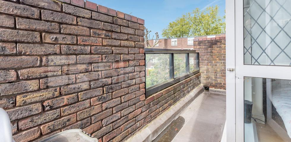 			LARGE 3/4 BED PERFECT FOR STUDENTS! AVAIL 28/6, 3 Bedroom, 1 bath, 1 reception Flat			 Oakley Square, CAMDEN 